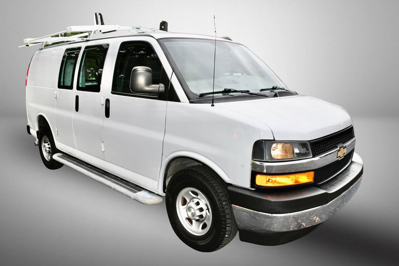 Used 2021 Chevrolet Express 2500 w/ Driver Convenience Package RWD image 7