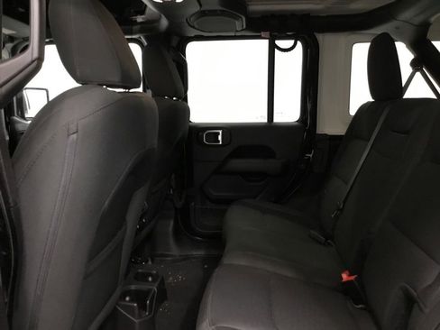 Used 2019 Jeep Wrangler Unlimited Sahara AWD/4WD image 13