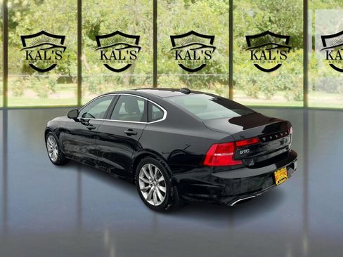 Used 2017 Volvo S90 T6 Momentum w/ Vision Package image 7