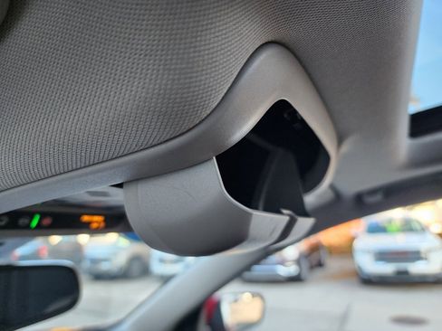 Used 2023 GMC Terrain SLE w/ Driver Convenience Package image 45