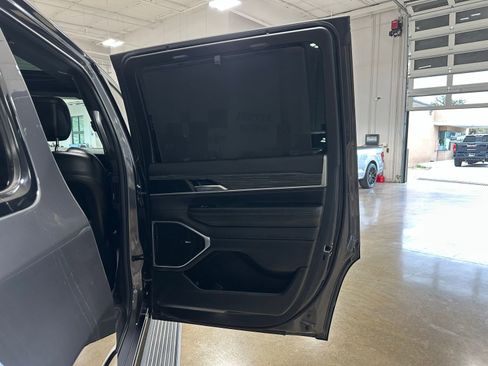 Used 2022 Jeep Wagoneer Series III w/ Premium Group I image 45