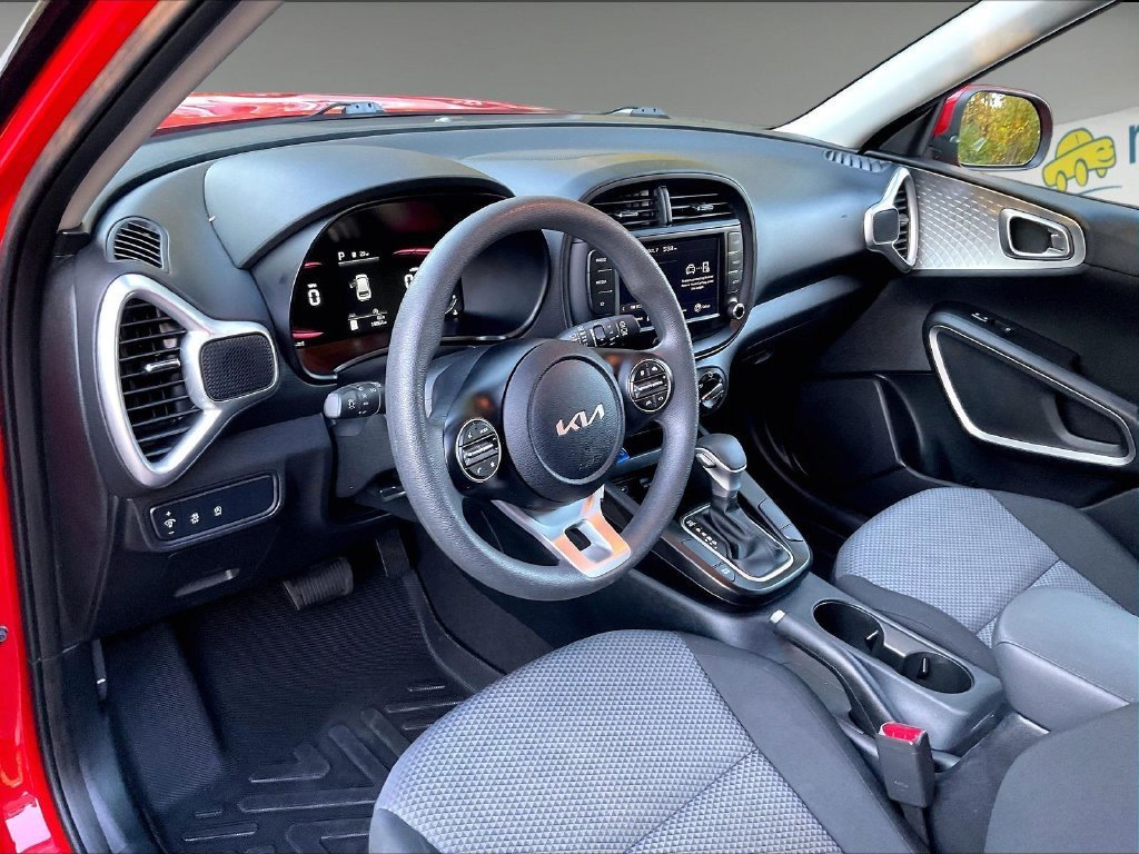 Used 2023 Kia Soul LX FWD image 8