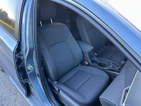 Used 2025 Toyota Corolla LE FWD image 15
