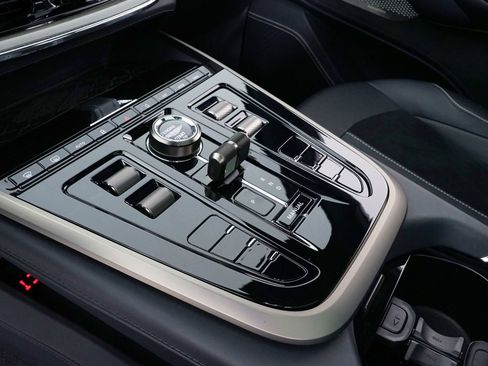 Used 2025 Aston Martin DBX 707 AWD/4WD image 28