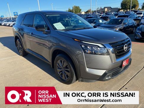 Used 2024 Nissan Pathfinder S image 7