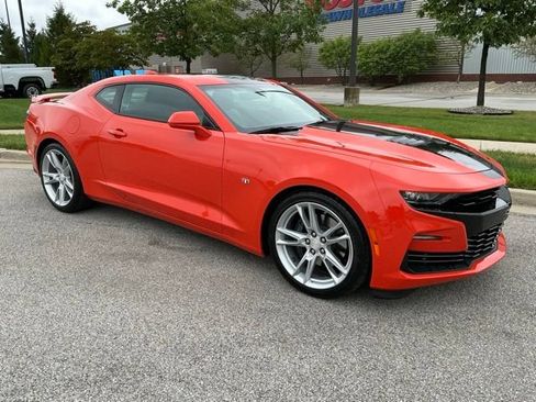 Used 2019 Chevrolet Camaro SS RWD image 2