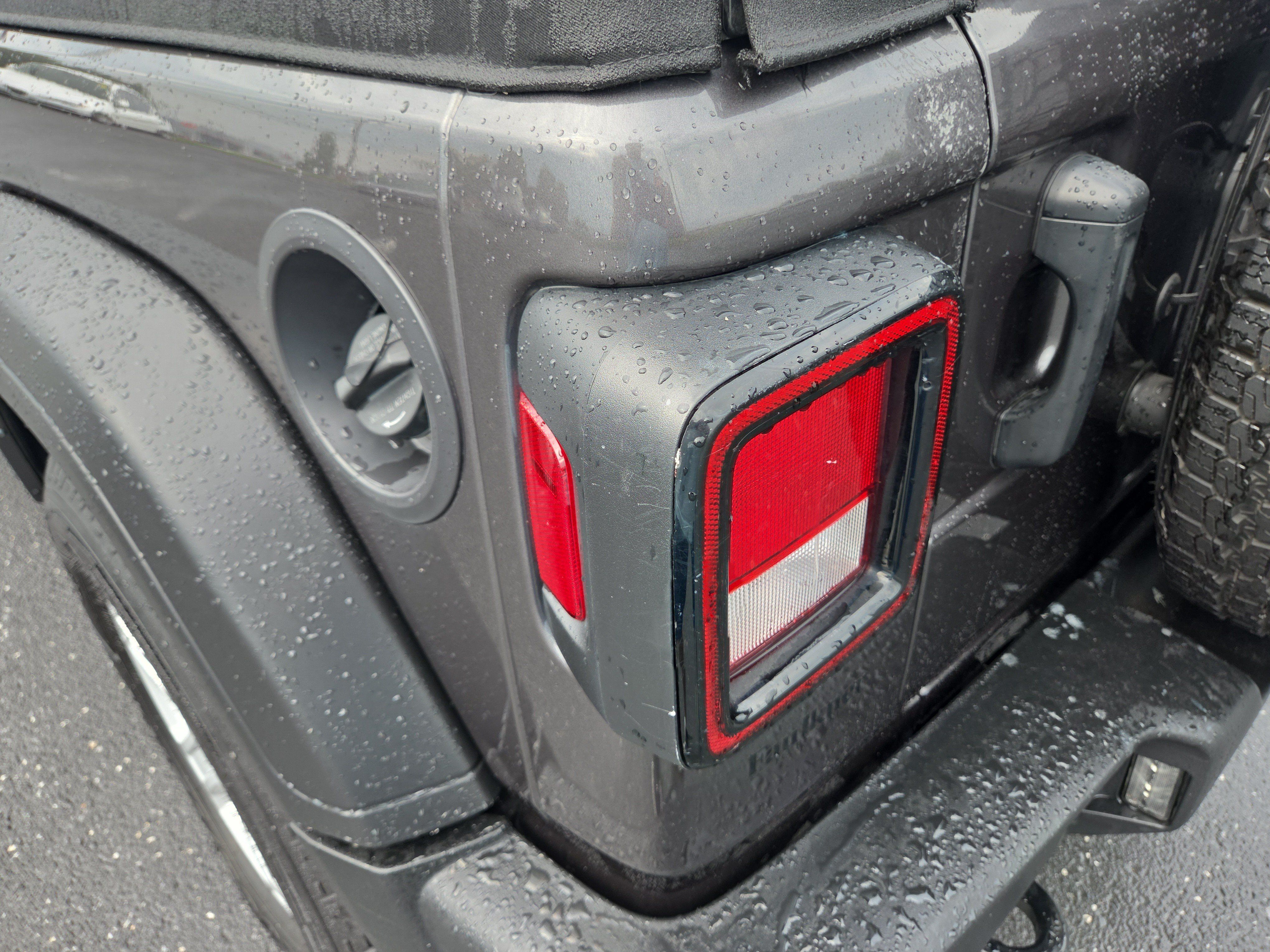 Used 2022 Jeep Wrangler Sport AWD/4WD image 13