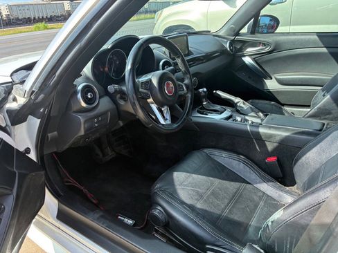 Used 2017 FIAT 124 Spider Lusso RWD image 29