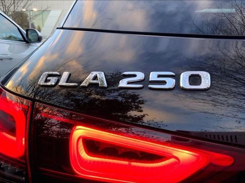 Used 2023 Mercedes-Benz GLA 250 4MATIC image 32