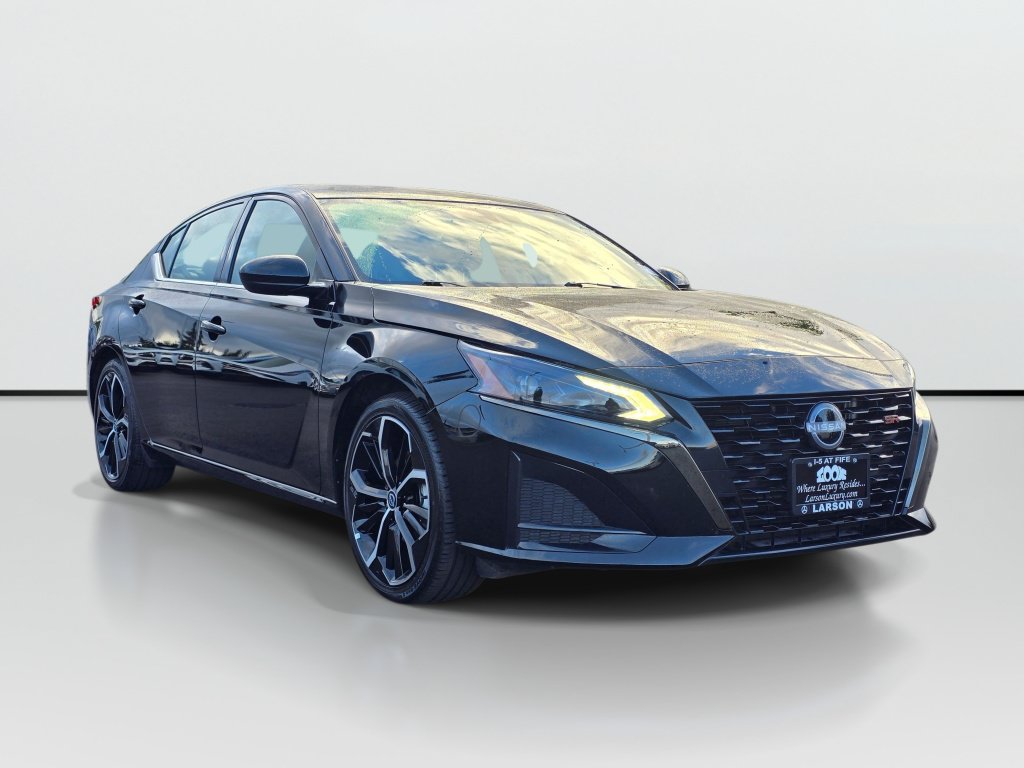 Used 2025 Nissan Altima 2.5 SR FWD image 8
