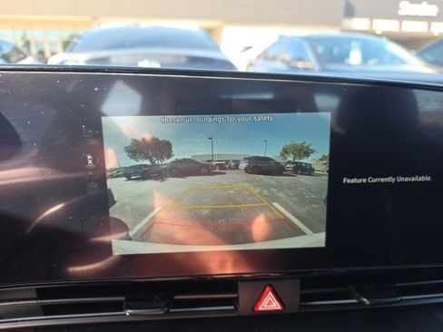 Used 2025 Hyundai Elantra SEL image 7