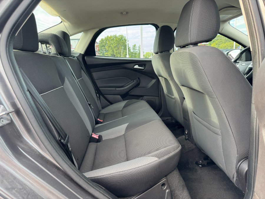 Used 2014 Ford Focus SE FWD image 17