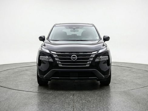 Used 2025 Nissan Rogue SV image 2