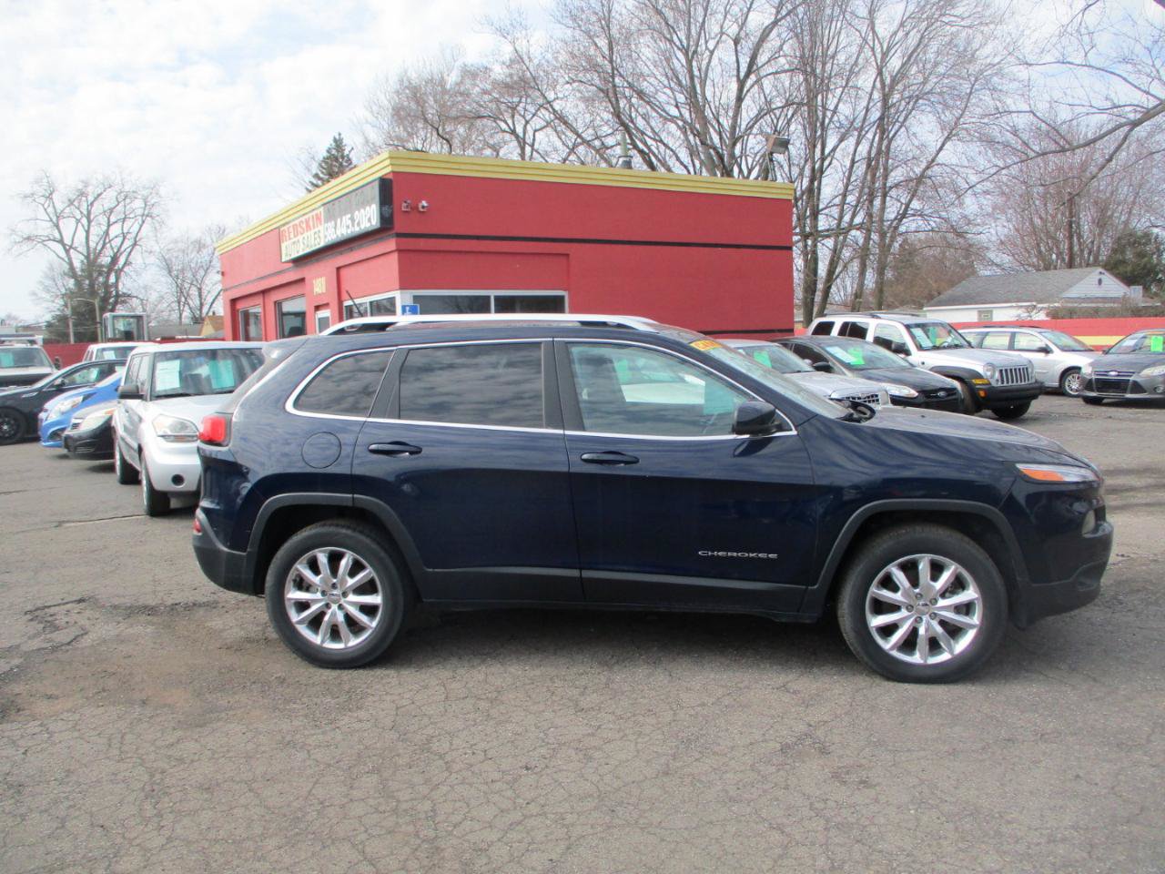 Used 2015 Jeep Cherokee Limited AWD/4WD image 2