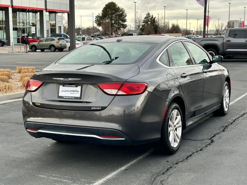 Used 2015 Chrysler 200 Limited w/ Convenience Group image 5
