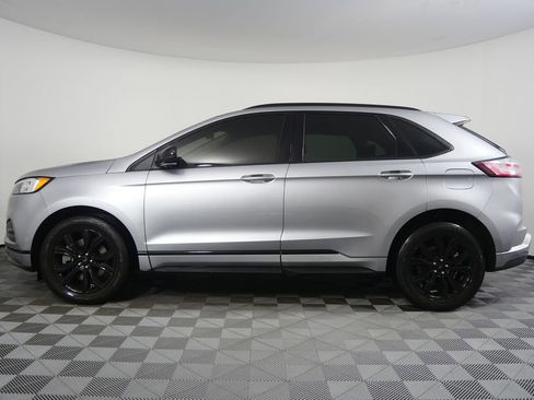 Used 2023 Ford Edge SE w/ Black Appearance Package image 6