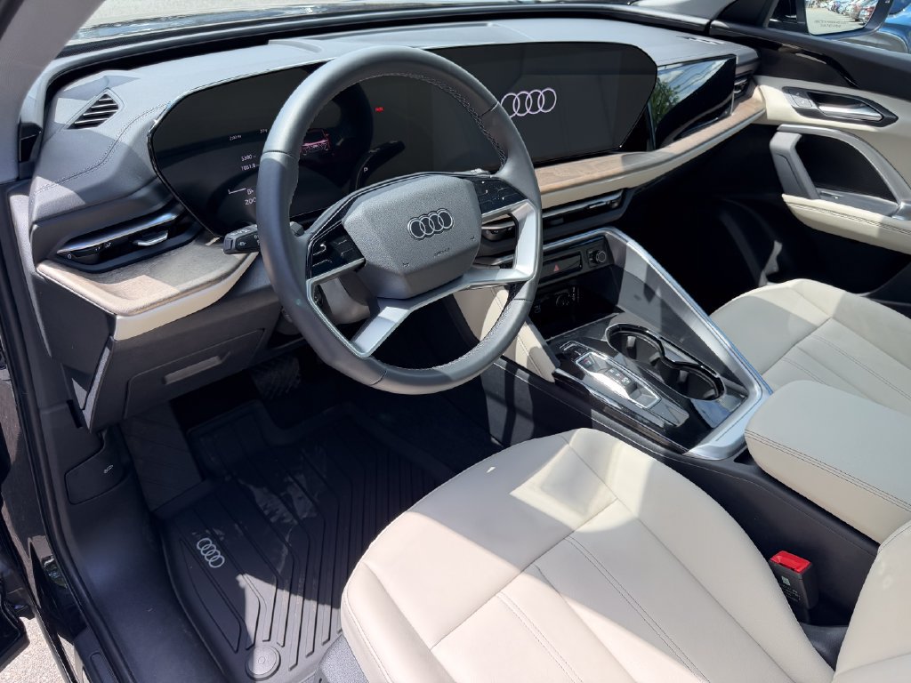 Used 2025 Audi Q5 Premium w/ Convenience Package AWD/4WD image 17