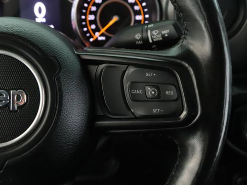 Used 2022 Jeep Gladiator Sport image 7