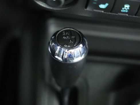 Used 2017 Jeep Wrangler Unlimited Sahara image 21