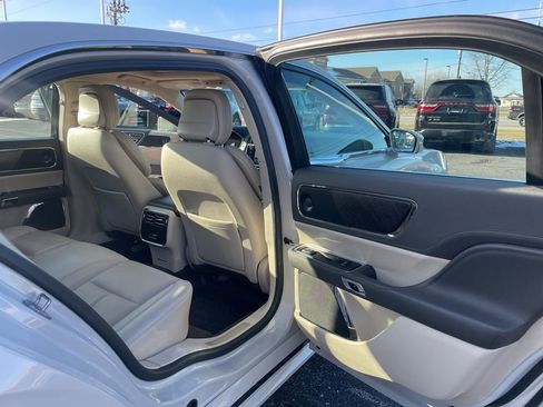 Used 2020 Lincoln Continental AWD w/ Premium Package image 33