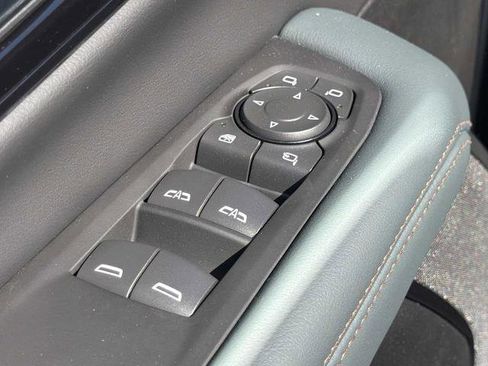 New 2026 GMC Yukon AT4 w/ AT4 Premium Package image 17