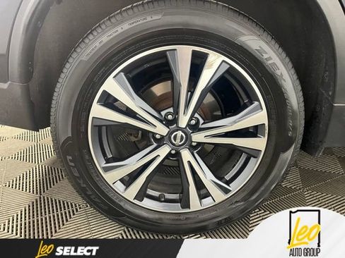 Used 2018 Nissan Rogue SL AWD/4WD image 30