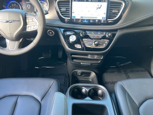 New 2026 Chrysler Pacifica Select image 11