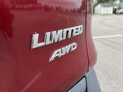 Used 2020 Toyota RAV4 Limited w/ Limited Grade Weather Package AWD/4WD image 32