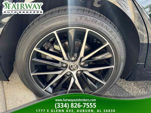 Used 2024 Toyota Camry SE image 35