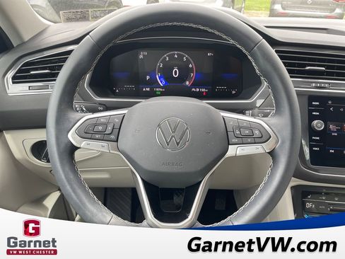 Used 2023 Volkswagen Tiguan SE image 15