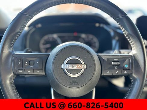 Used 2024 Nissan Pathfinder SV image 13