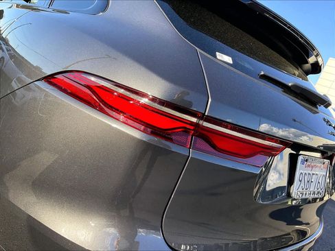 Used 2025 Jaguar F-PACE R-Dynamic S image 31