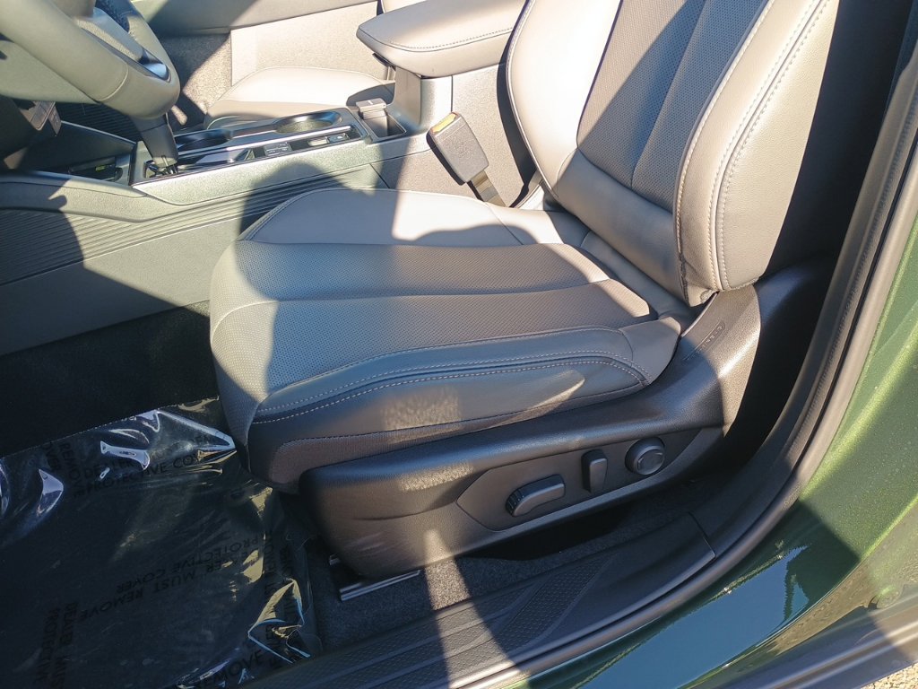 Certified 2026 Subaru Outback Limited AWD/4WD image 13
