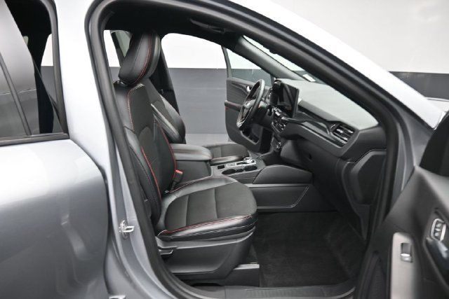 Certified 2024 Ford Escape ST-Line w/ Tech Pack #1 AWD/4WD image 29