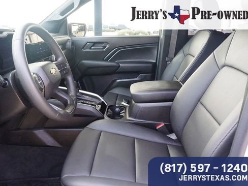 Used 2025 Chevrolet Colorado W/T image 17