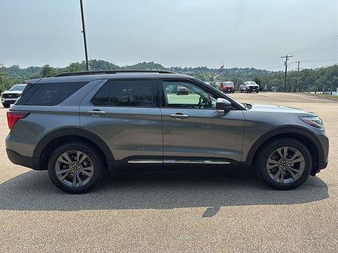 Certified 2025 Ford Explorer Active w/ Active Comfort Package AWD/4WD image 5