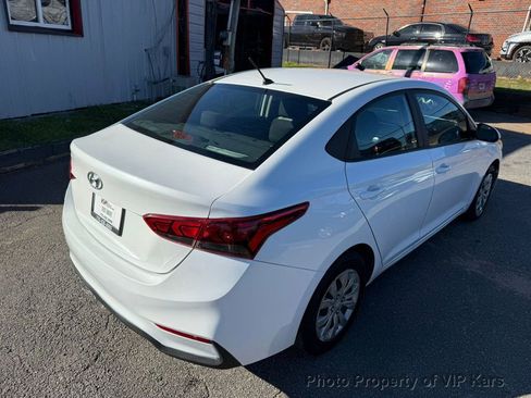 Used 2022 Hyundai Accent SE image 5