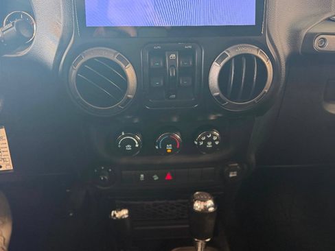 Used 2017 Jeep Wrangler Unlimited Sport AWD/4WD image 30
