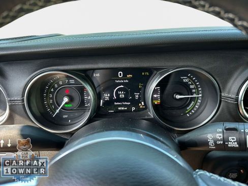 Used 2023 Jeep Wrangler Unlimited Sahara w/ Cold Weather Group AWD/4WD image 26