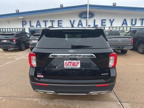 Used 2023 Ford Explorer XLT w/ Equipment Group 202A AWD/4WD image 5
