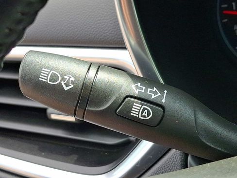 Used 2022 Chevrolet Equinox LT FWD image 25