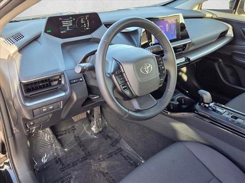 Used 2025 Toyota Prius LE image 10