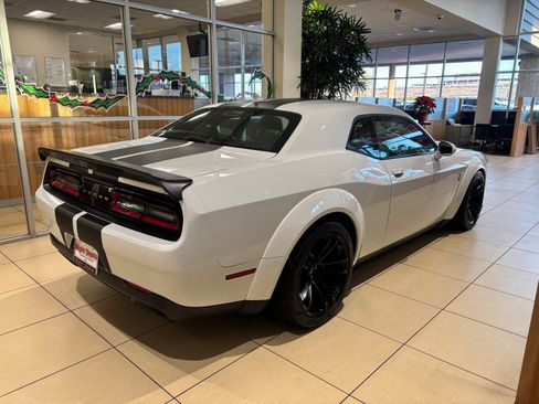 Used 2020 Dodge Challenger SRT Hellcat image 4