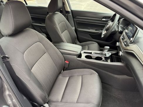 Used 2024 Nissan Altima 2.5 SV image 35