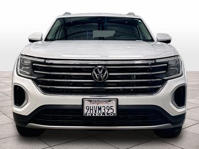 Used 2024 Volkswagen Atlas SE w/ Panoramic Sunroof Package