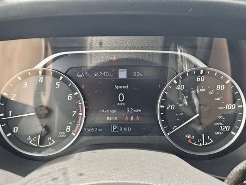 Used 2024 Nissan Titan Platinum Reserve w/ Moonroof Package RWD image 23
