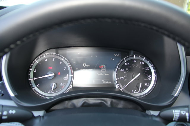 Used 2022 Toyota Highlander XLE AWD/4WD image 25