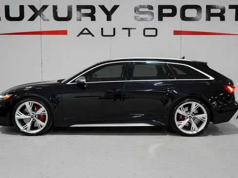Used 2021 Audi RS 6 w/ Executive Package image 2
