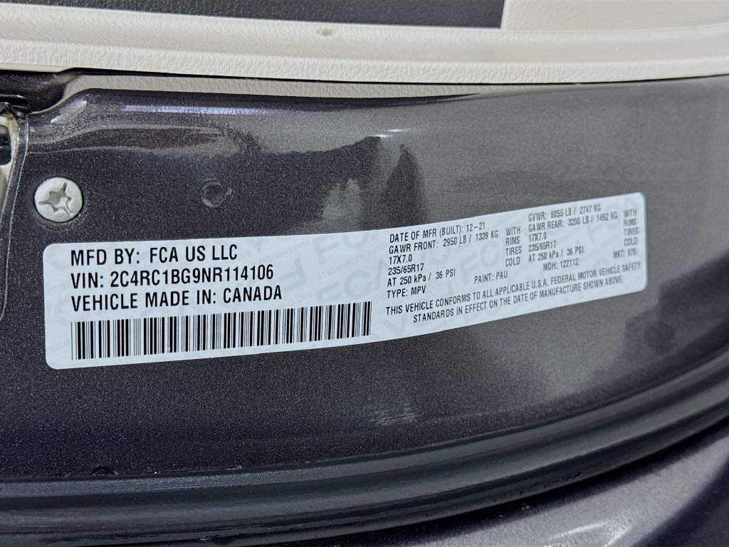 Used 2022 Chrysler Pacifica Touring-L FWD image 36