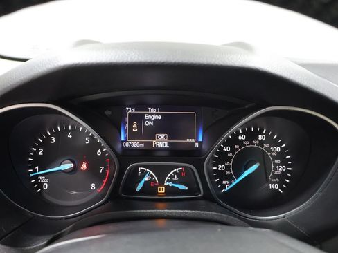 Used 2015 Ford Focus SE w/ SE Cold Weather Package FWD image 38